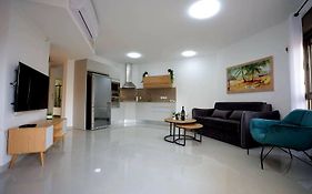 Shalom'S Place 2